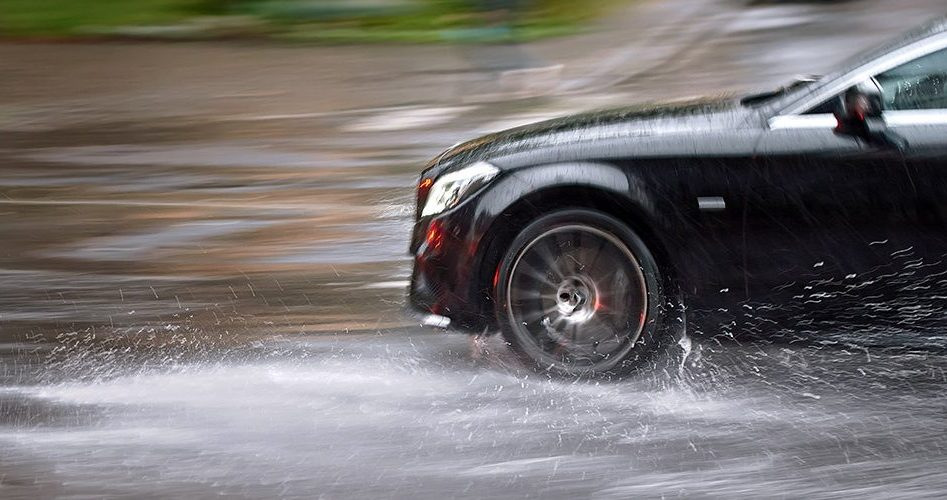 Co je to aquaplaning?