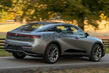 Recenze crossover sedanu Toyota Crown fotografie 4