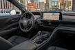 Recenze crossover sedanu Toyota Crown fotografie 5