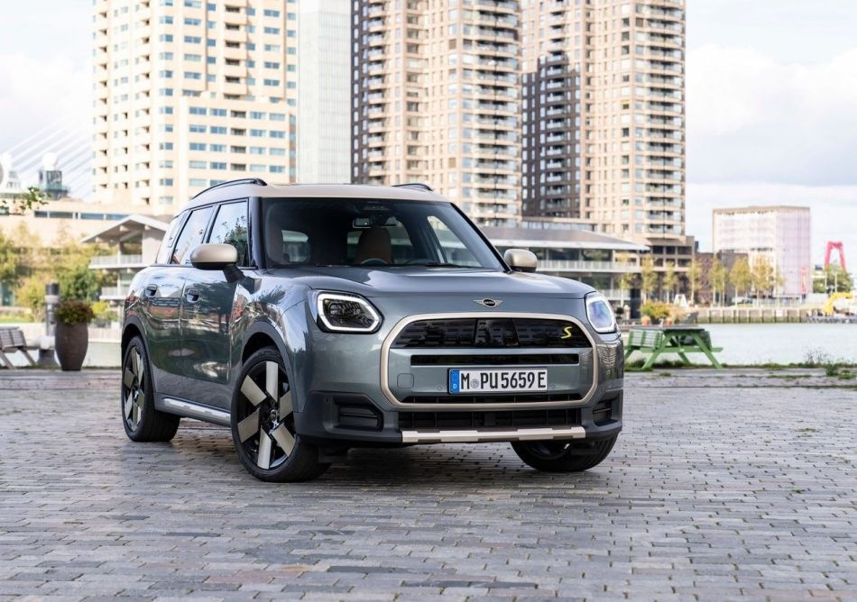 Recenze třetí generace crossoveru MINI Countryman