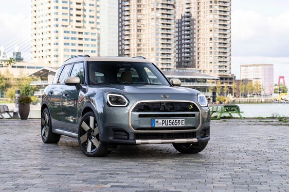 Recenze třetí generace crossoveru MINI Countryman