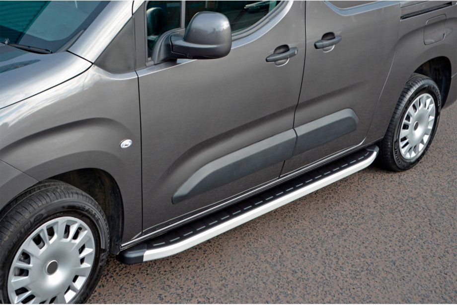Fiat Doblo III 2023– Boční nášlapy Fullmond (2 ks, hliník) Krátký rozvor Fotografie 7