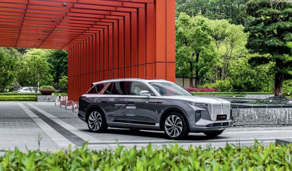 Hongqi E-HS9: luxusní elektromobil z Říše středu