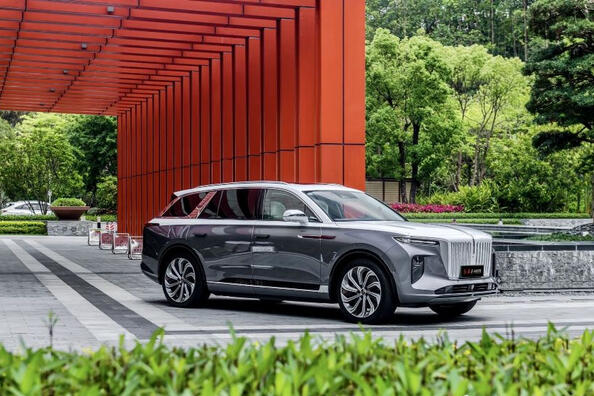 Hongqi E-HS9: luxusní elektromobil z Říše středu