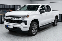 Chevrolet Silverado 2019– Boční nášlapy Allmond Black (2 ks, hliník) fotografie 1