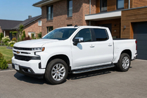 Chevrolet Silverado 2019– Boční prahy Tayga Grey (2 ks, hliník) fotografie 1