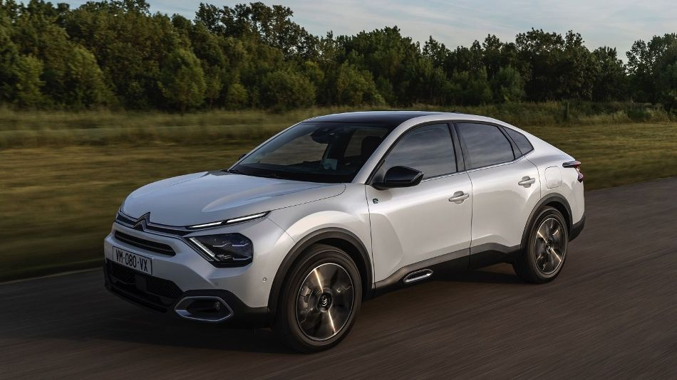 Recenze elektrického crossover-sedanu Citroen e-C4 X