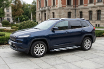 Jeep Cherokee KL 2013– Boční nášlapy Rainbow (2 ks, hliník) fotografie 1