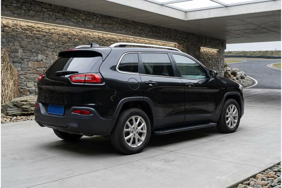Jeep Cherokee KL 2013– Boční prahy Allmond Black (2 ks, hliník) Image