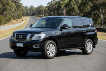 Nissan Armada 2016–2024 Boční prahy Allmond Black (2 ks, hliník) fotografie 1