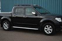 Nissan Armada 2016–2024 Boční nášlapy Fullmond (2 ks, hliník) fotografie 2