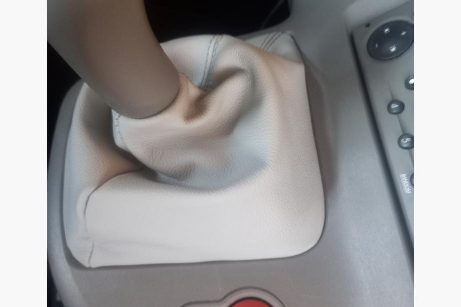 Renault Kangoo 2008–2020 Kožená manžeta řadicí páky (šedá) Image
