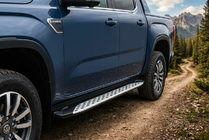 Volkswagen Amarok 2022– Boční prahy Shining V1 (2 ks, hliník) fotografie 1