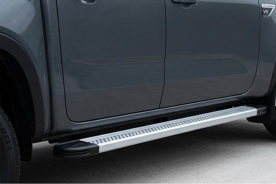 Volkswagen Amarok 2022– Boční prahy Maya V2 (2 ks, hliník) Image