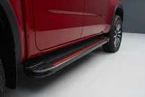Volkswagen Amarok 2022– Boční prahy Maya Red (2 ks, hliník) fotografie 1