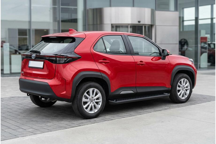 Toyota Yaris/Yaris Cross (XP210) 2020– Boční prahy Allmond Black (2 ks, hliník) Image