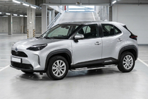 Toyota Yaris/Yaris Cross (XP210) 2020– Boční nášlapy Tayga V2 (2 ks, hliník) fotografie 1