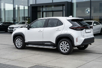 Toyota Yaris/Yaris Cross (XP210) 2020– Boční nášlapy Maydos V2 (2 ks, hliník) fotografie 1
