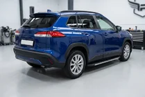 Toyota Corolla Cross 2020– Boční nášlapy Duru (2 ks, hliník) fotografie 1