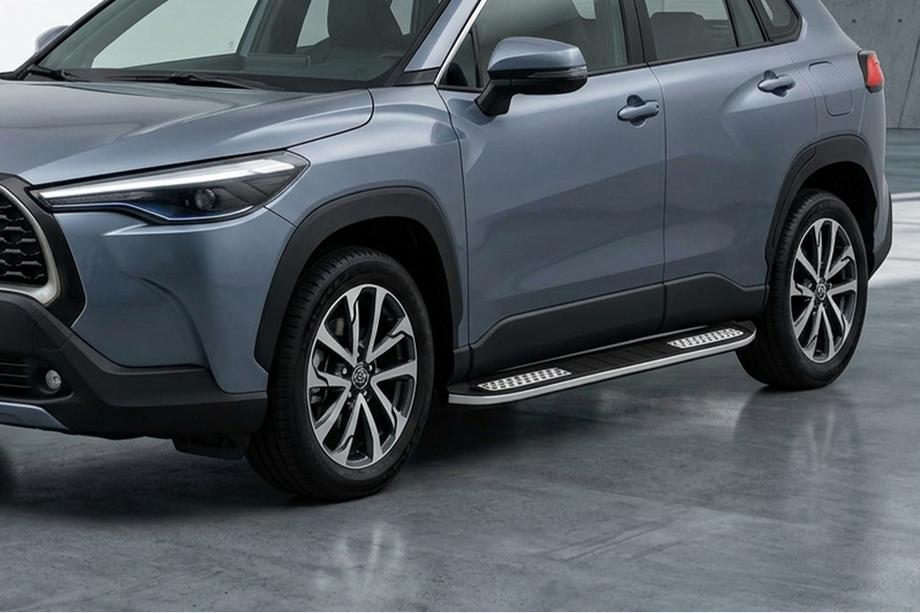 Toyota Corolla Cross 2020– Boční nášlapy Tayga V2 (2 ks, hliník) Fotografie 1