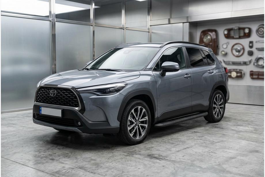 Toyota Corolla Cross 2020– Boční nášlapy Tayga Black (2 ks, hliník) Image