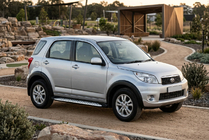 Daihatsu Terios 2006–2017 Boční prahy Shining V1 (2 ks, hliník) fotografie 1