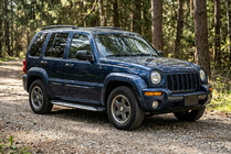 Jeep Cherokee/Liberty 2002–2007 Boční prahy Shining V1 (2 ks, hliník) fotografie 1