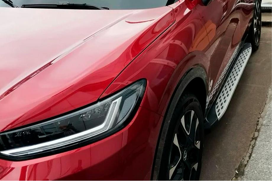 Honda HR-V 2021– Boční prahy Shining V1 (2 ks, hliník) Image
