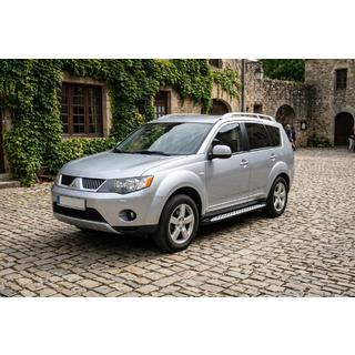 Boční prahy Shining V1 (2 ks, hliník) Mitsubishi Outlander 2006–2012 fotografie 1