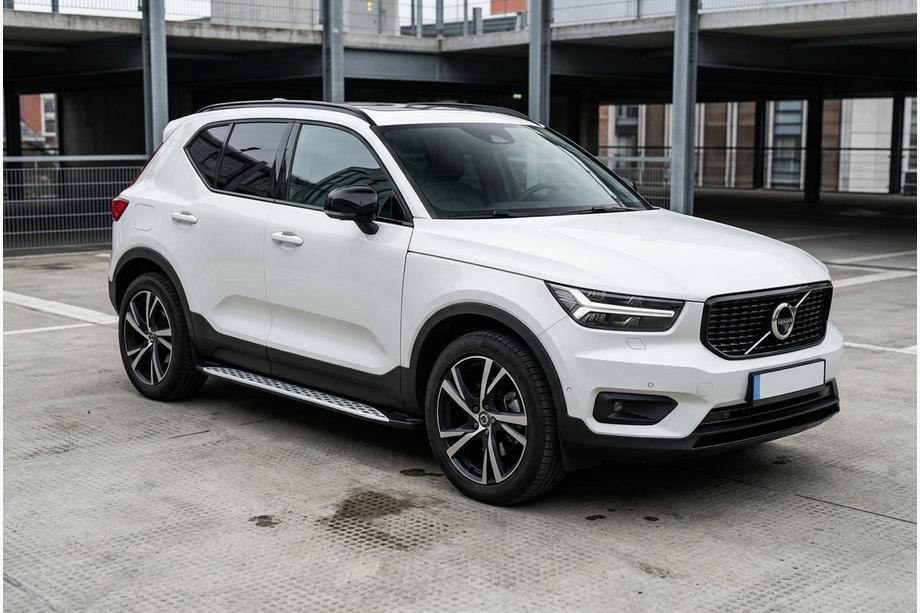 Volvo XC40 2018– Boční prahy Shining V1 (2 ks, hliník) Image