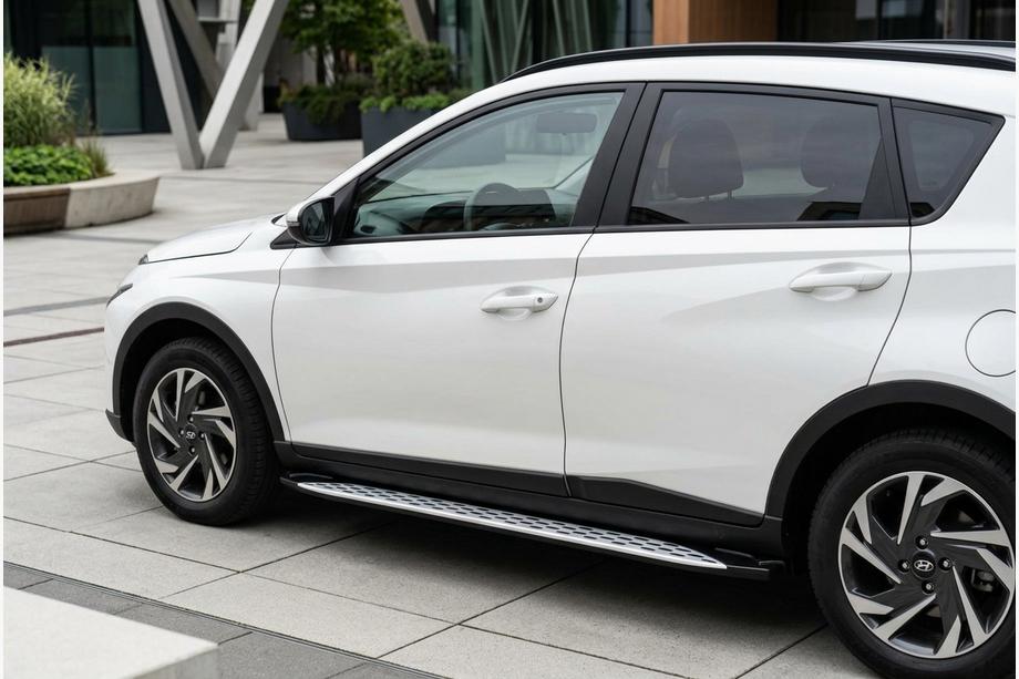 Hyundai Bayon 2021– Boční prahy Shining V1 (2 ks, hliník) Fotografie 1