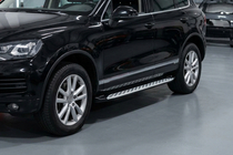 Porsche Cayenne 2010–2017 Boční prahy Shining V1 (2 ks, hliník) fotografie 1