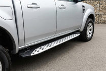 Mazda BT-50 2007–2012 Boční prahy Shining V1 (2 ks, hliník) fotografie 1