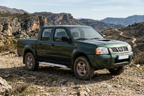 Nissan NP300 1999–2015 Boční prahy Shining V1 (2 ks, hliník) fotografie 1
