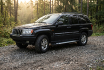 Jeep Grand Cherokee WJ 1999–2004 Boční nášlapy Allmond Grey (2 ks, hliník) fotografie 1