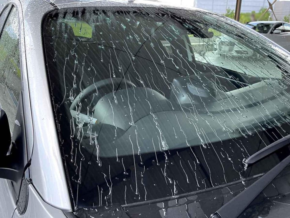 Tekuté stěrače na auto: co to je a jak je používat