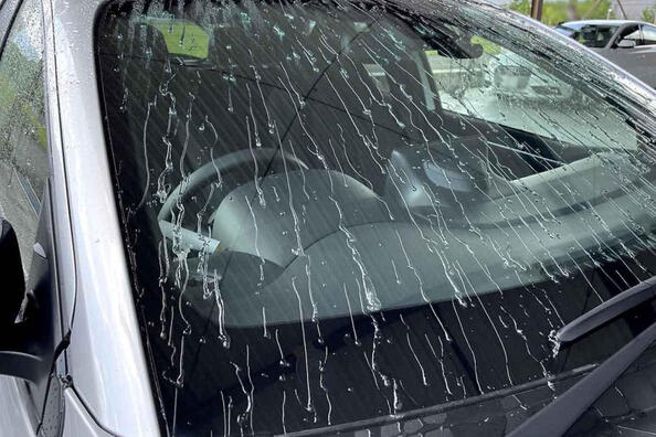 Tekuté stěrače na auto: co to je a jak je používat