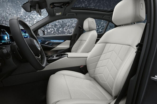 BMW 5 Series: nová generace business sedanu Fotografie 6