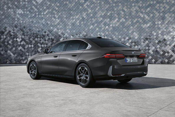 BMW 5 Series: nová generace business sedanu Fotografie 2