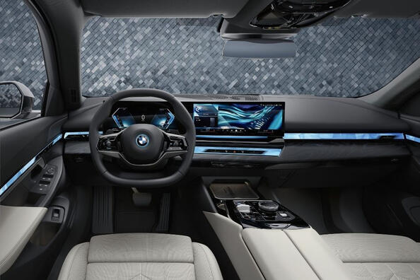 BMW 5 Series: nová generace business sedanu Fotografie 5
