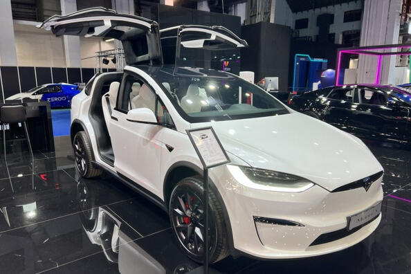 Tesla Model X: recenze modernizovaného crossoveru