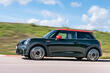 Recenze nabitého hatchbacku MINI John Cooper Works 3D třetí generace fotografie 3