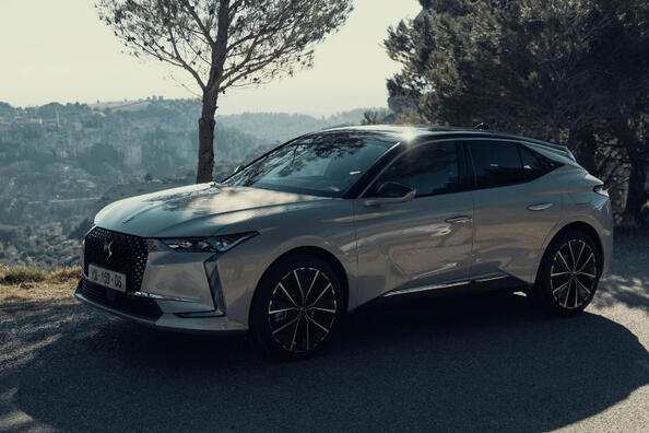DS 4 druhé generace: stylový a praktický crossoverový hatchback
