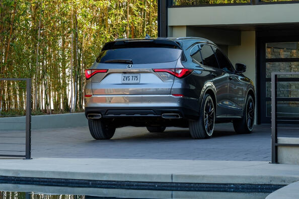 Acura MDX 4. generace: luxusní crossover s pokročilými technologiemi Fotografie 4