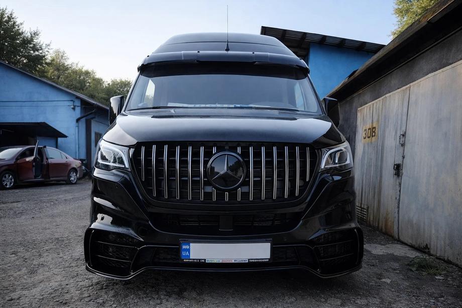 Mercedes Sprinter W907/W910 2018– Přední nárazník s maskou V2 (AMG) Image