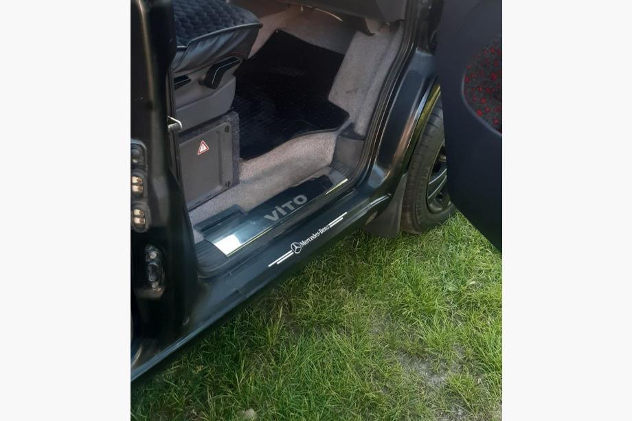 Mercedes Vito W638 1996–2003 Vnitřní prahové lišty Carmos V1 (3 ks, nerez) Image