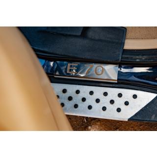 Nerezové prahové lišty (4 ks) BMW X5 E70 2007–2013 fotografie 4