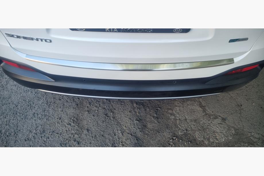 Kia Sorento III UM 2014–2020 Nerezová lišta na zadní nárazník Carmos Image