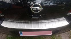Opel Astra J 2009–2015 Nerezový kryt zadního nárazníku Carmos (HB) fotografie 1