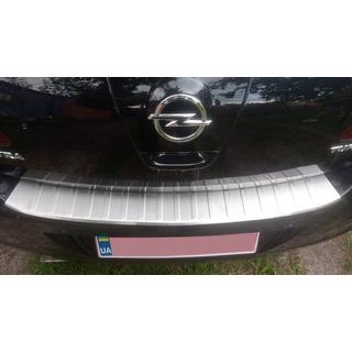 Nerezový kryt zadního nárazníku Carmos (HB) Opel Astra J 2009–2015 fotografie 1